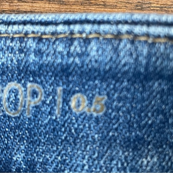 Chico’s So Slimming Girlfriend Crop denim Chicos size 0.5 (US 6) - Picture 9 of 12